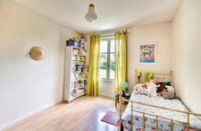 Magnifique propriété de 7 pièces alliant espace, élégance et cadre verdoyant à seulement 10' de LA ROCHELLE