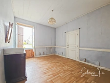 PLAIN-PIED CHARRON– PARCELLE D’ENVIRON 1500 M² – FORT POTENTIEL