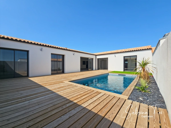 Maison contemporaine de standing – 145 m² environ – Piscine chauffée – Andilly 