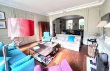 Rare, characterful 14-room house near EPERNAY (51)