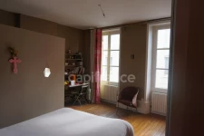Rare, characterful 14-room house near EPERNAY (51)