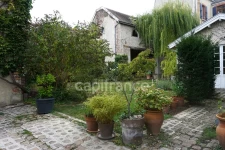 Rare, characterful 14-room house near EPERNAY (51)