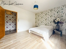 À vendre Maison T9 familiale contemporaine de 313 m² – Construction traditionnelle de 2011 – 7 chambres – Terrain clos de 2 874 m² SAINT PIERRE DE COLE (24)