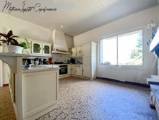 Dpt Dordogne (24), à vendre proche de PERIGUEUX maison P9 de 270 m² - Terrain de 8 189 m² 