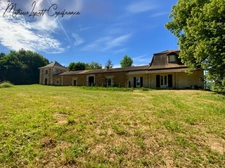 Dpt Dordogne (24), à vendre proche de PERIGUEUX maison P9 de 270 m² - Terrain de 8 189 m² 