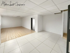 Maison contemporaine de 253 m² avec piscine, garage isolé de 100 m² et terrain de 4 728 m² – CHANCELADE- aucun travaux à prévoir 