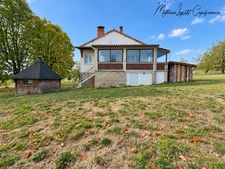 à vendre LIMEYRAT – Maison T4 sur terrain clos et arboré de 3 250 m²/kota finlandais en bois 