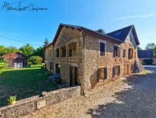 A vendre Maison en pierre de caractère de 240 m², pigeonnier, ancien séchoir à tabac et terrain clos de 2 065 m² – Lalinde 24150
