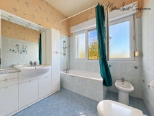 à vendre LIMEYRAT – Maison T4 sur terrain clos et arboré de 3 250 m²/kota finlandais en bois 