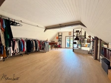 A vendre Deux maisons, un appartement indépendant et deux garages 246 M² habitables  8 pièces SAINT PIERRE DE CHIGNAC (24)– Terrain de 1981 M².