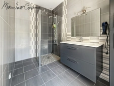Maison contemporaine de 253 m² avec piscine, garage isolé de 100 m² et terrain de 4 728 m² – CHANCELADE- aucun travaux à prévoir 