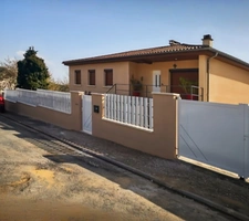 Maison rénovée 120 m² – 2 chambres et un bureau– Terrasse – Terrain 1000 m² piscinable – Proche Périgueux / Trélissac  