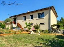 Maison rénovée 120 m² – 2 chambres et un bureau– Terrasse – Terrain 1000 m² piscinable – Proche Périgueux / Trélissac  