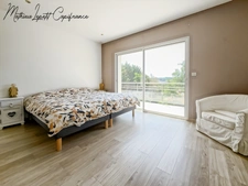 Maison contemporaine de 253 m² avec piscine, garage isolé de 100 m² et terrain de 4 728 m² – CHANCELADE- aucun travaux à prévoir 