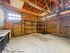 Aux portes de Périgueux – Authentique longère en pierre du XIXᵉ siècle 210 M²- T7 – DPE B – Terrain clos de 1,14 hectare-dépendance 130 M²-garages-SARLIAC-SUR-L'ISLE