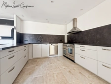 Aux portes de Périgueux – Authentique longère en pierre du XIXᵉ siècle 210 M²- T7 – DPE B – Terrain clos de 1,14 hectare-dépendance 130 M²-garages-SARLIAC-SUR-L'ISLE