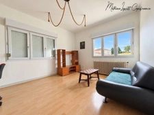 à vendre LIMEYRAT – Maison T4 sur terrain clos et arboré de 3 250 m²/kota finlandais en bois 