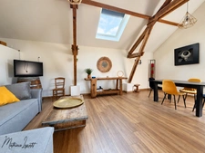 A vendre Deux maisons, un appartement indépendant et deux garages 246 M² habitables  8 pièces SAINT PIERRE DE CHIGNAC (24)– Terrain de 1981 M².