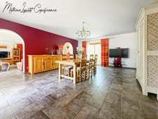 À vendre Maison T9 familiale contemporaine de 313 m² – Construction traditionnelle de 2011 – 7 chambres – Terrain clos de 2 874 m² SAINT PIERRE DE COLE (24)