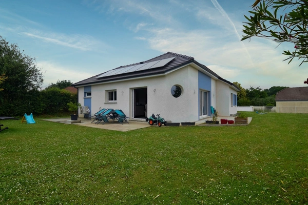 Maison récente 4 pièces Lourenties (64) avec 3 CH. Au calme.