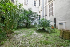 Immeuble ou appartement atypique avec cour privative à vendre PAU proche centre ville.