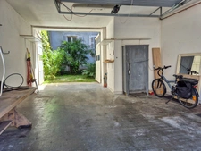 Immeuble ou appartement atypique avec cour privative à vendre PAU proche centre ville.