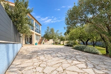 Three-room apartment with private pool
