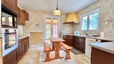 Family home to renovate with 7 bedrooms
