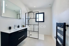 New 3-bedroom house with panoramic views 