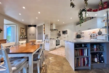 Propriété 203 m² habitables et 265 m² de dépendances