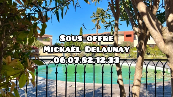 Appartement avec grande terrasse, jardin, et piscine collective