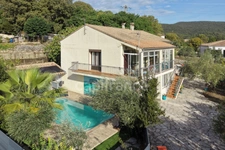 Three-room apartment with private pool
