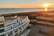 Sea view, 1 bedroom + 1 cabin, with garage included