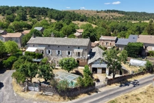 Propriété 203 m² habitables et 265 m² de dépendances