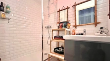 Single-storey artist's loft - All-purpose premises for sale AIGUES MORTES (30)