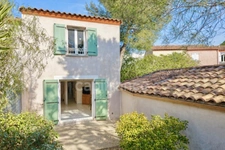 2-bedroom house with terrace, small garden and garage