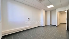 Gard (30) department, office for rent in Le Grau-du-Roi  