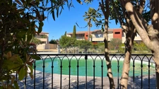 Appartement avec grande terrasse, jardin, et piscine collective