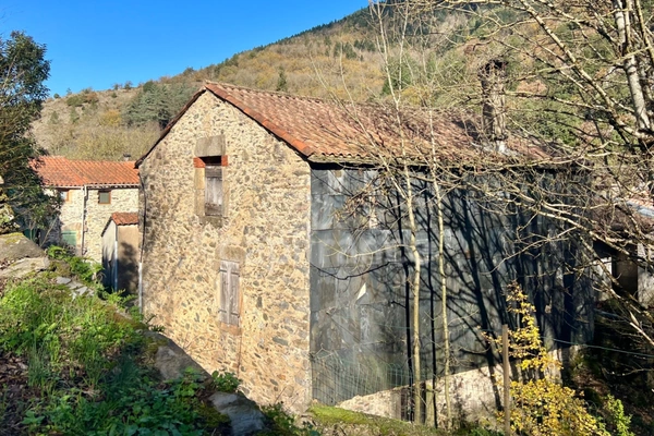 Maison à rénover avec extension en plus à finaliser