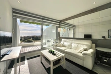 Sea view, 1 bedroom + 1 cabin, with garage included