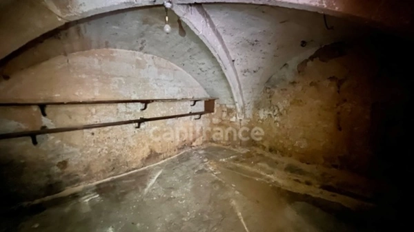 Dpt Hérault (34), à louer MONTPELLIER Cave 