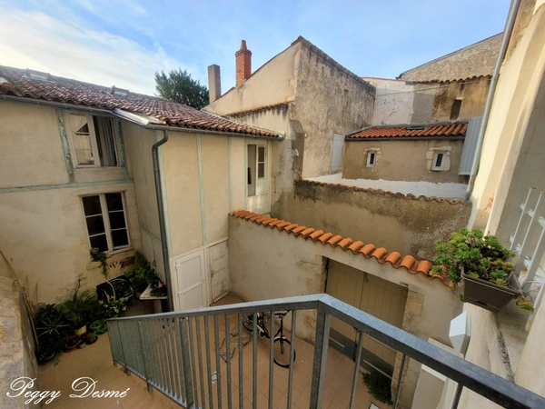 Appartement à vendre 1 pièces LA ROCHELLE (17) - Cœur Historique de La Rochelle - A 200m du Marché Central 