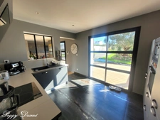 House for sale in L'HOUMEAU (17), 6 rooms - 173 m² - 1100 m² plot - 4 bedrooms, 1 office - Heated swimming pool - Double garage