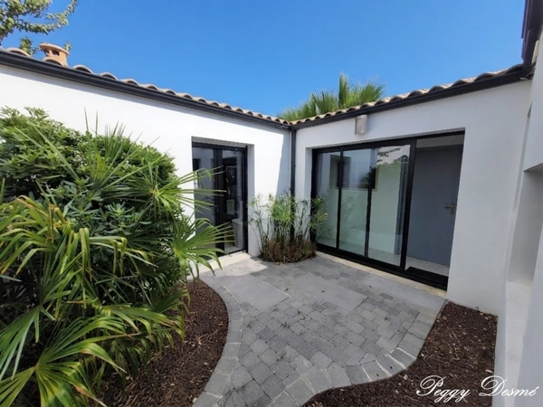 Maison à vendre 6 pièces VILLEDOUX (17) - Elégance et Confort aux portes de La Rochelle - 6 pièces - Piscine
