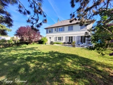 Maison à vendre 7 pièces CHAMBRAY LES TOURS (37) - 170 m2 - Double séjour - 5 chambres - Jardin arboré - 2 terrasses