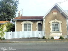 Dpt Charente Maritime (17), à vendre LA ROCHELLE Ensemble Immobilier P8 de 134 m² - Terrain de 312,00 m² 