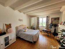 House for sale, 8 rooms, SAINTES (17) - Double living room, 4 bedrooms, office, terrace, garden