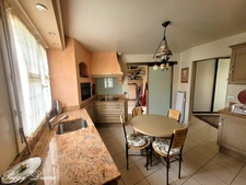 Maison à vendre 7 pièces PERIGNY (17) - Elégante maison de plain-pied de 144 m2 aux portes de La Rochelle - Double séjour- 4 chambres - Double garage - Sauna - Parcelle de 758 m2