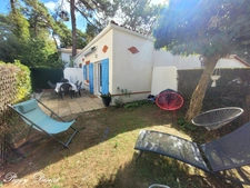3-room house for sale in LA TRANCHE SUR MER (85) - 300m from the beach, private residence with swimming pool