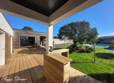 House for sale in L'HOUMEAU (17), 6 rooms - 173 m² - 1100 m² plot - 4 bedrooms, 1 office - Heated swimming pool - Double garage